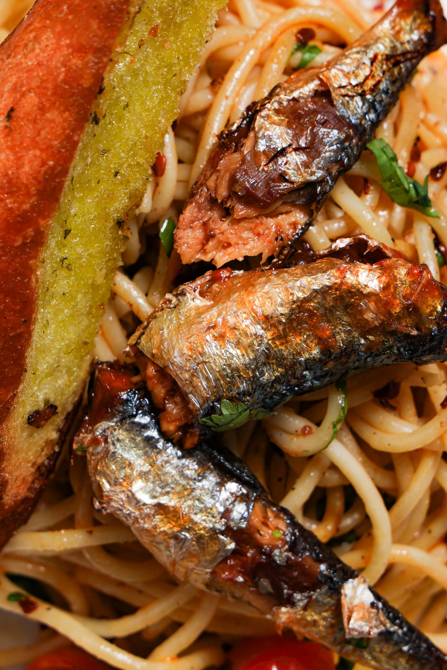 Irene's Gourmet Spanish Style Sardines in Sun Dried Tomato Flavor (225g)